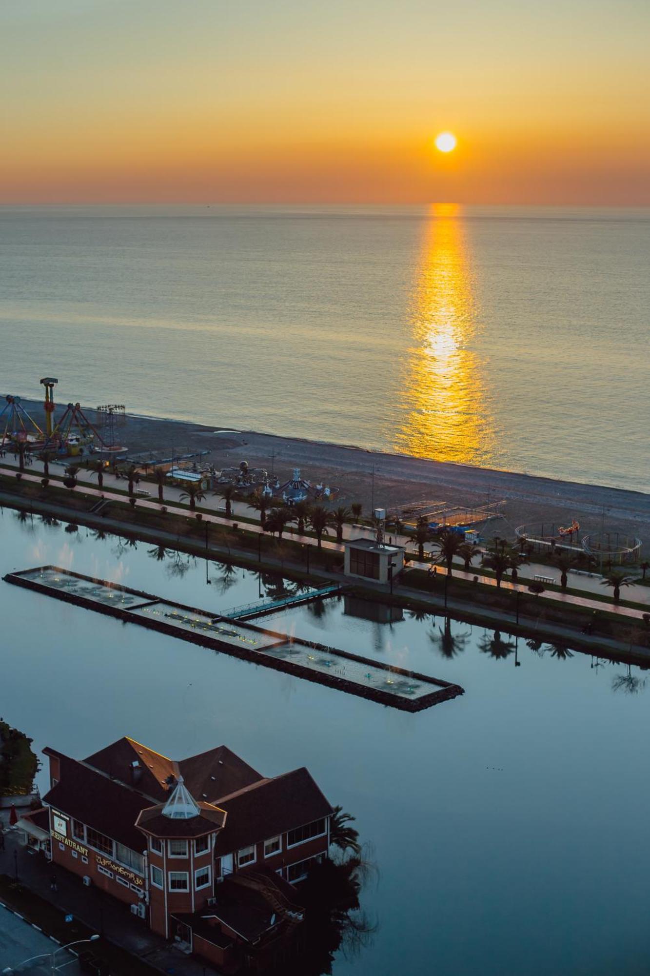 Batumi Deluxe Apartments Exterior photo